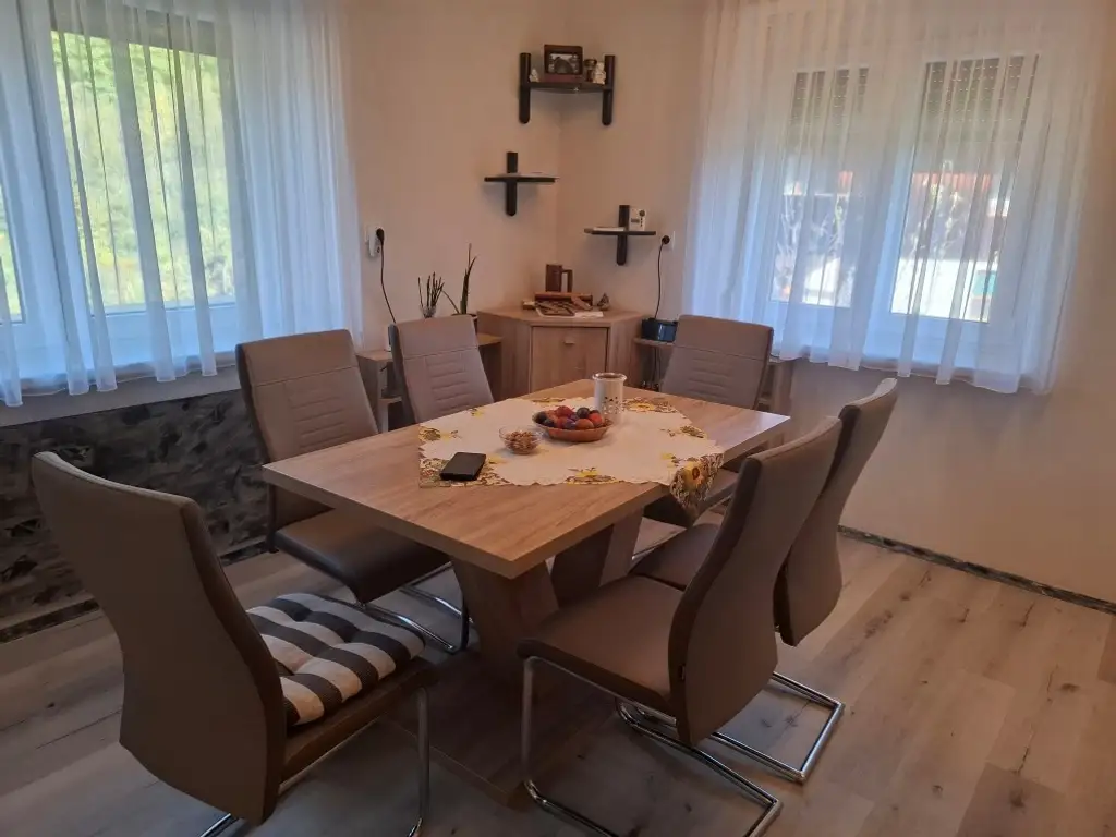 Renoviertes Zweifamilienhaus mit viel Grund in ruhiger Lage in Langenwang im Mürztal zu kaufen !
