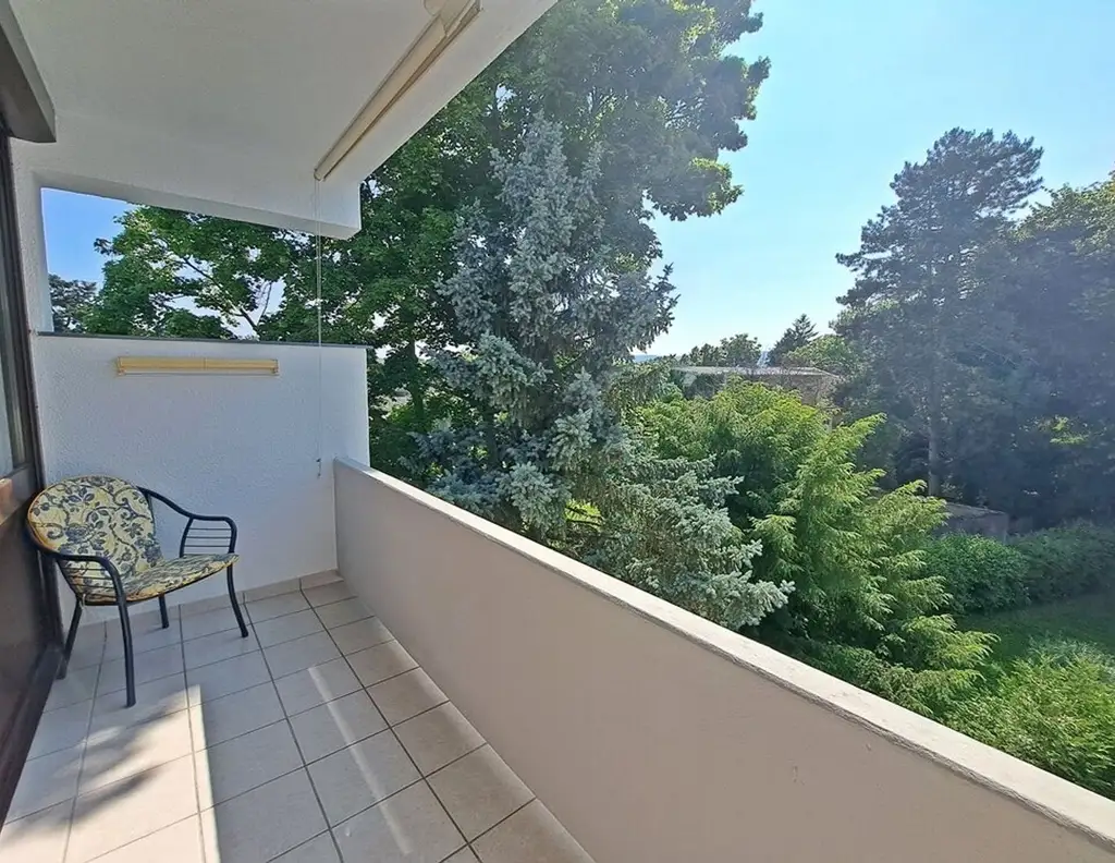 Einzigartige Top 4 1/2 Zimmer Wohnung mit Wintergarten-Speisezimmer und Loggia in Baden - Nähe Schloss Leesdorf in Grünruhelage