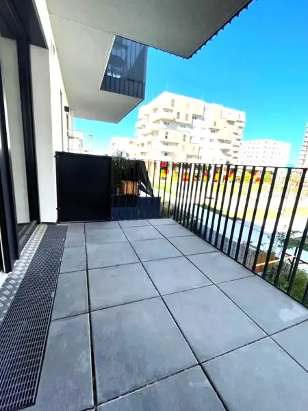 Charmante helle 2 Zimmerwohnung mit Balkon am Hirschstettnerteich