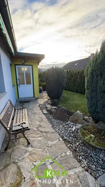 Saniertes, kleines Haus in guter Lage