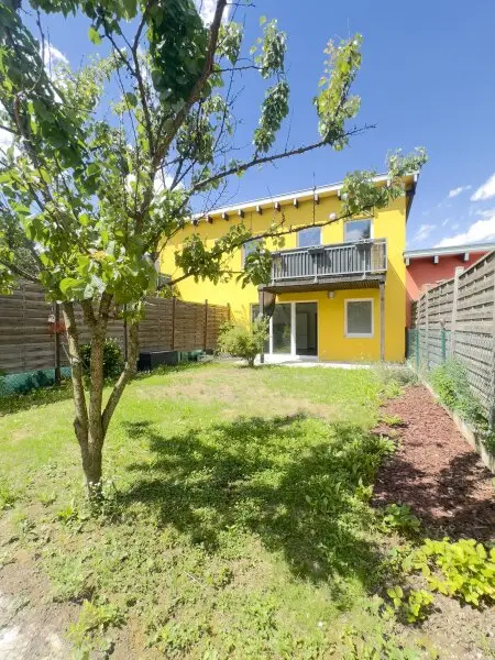 Traumhaftes Reihenhaus mit zwei Wohneinheiten in ruhiger Lage in Stockerau – Ideal für Familien und Anleger!