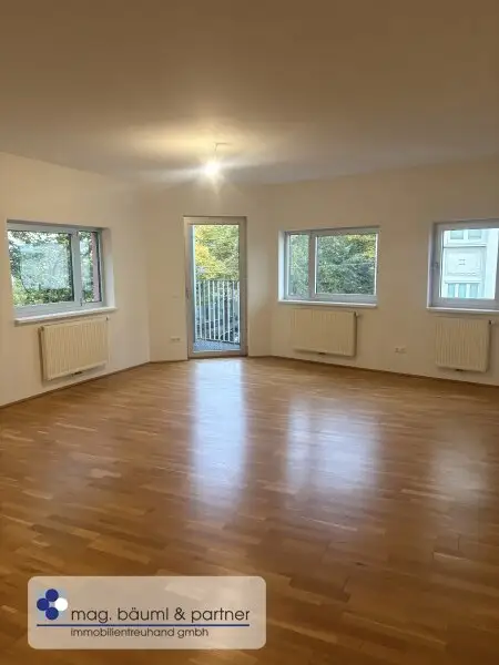 Zentral-begehbare 3 Zimmerwohnung mit Aussenfläche