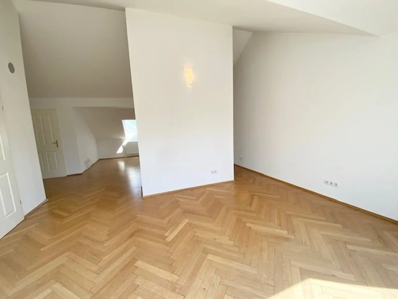 Bild18 | ++ NEU ++ MAISONETTE - VIER Zimmer mit TERRASSE - Altbau | Prima Service Immobilien