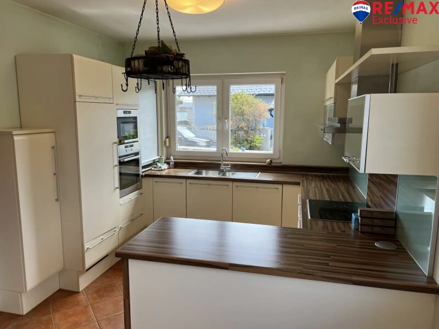 Großzügiges Einfamilienhaus mit Garten, Terrasse & Garage in Ebenfurth, 4 Zimmer, 195m²