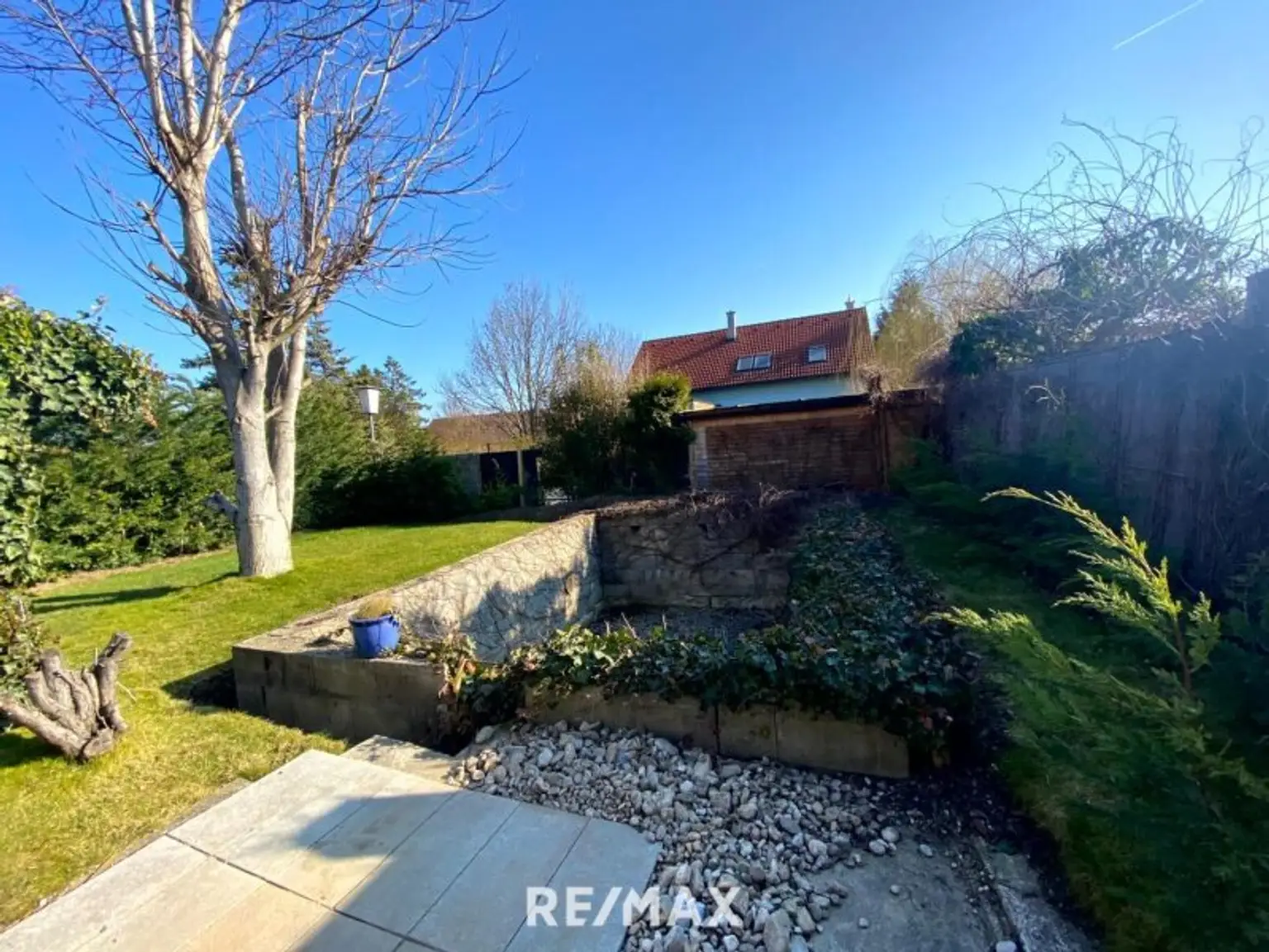 Pool nicht fertig gestellt