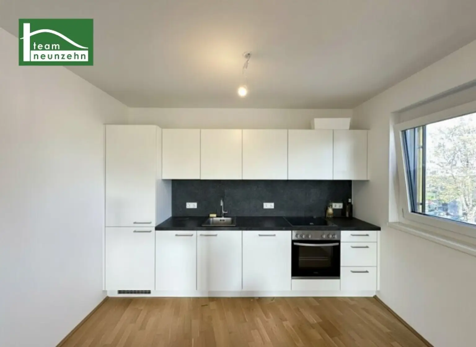 LEO 131 - Sonnige Eck-Wohnung mit großem Balkon und Einbauküche - U6 und S-Bahn Floridsdorf in 4 Busstationen