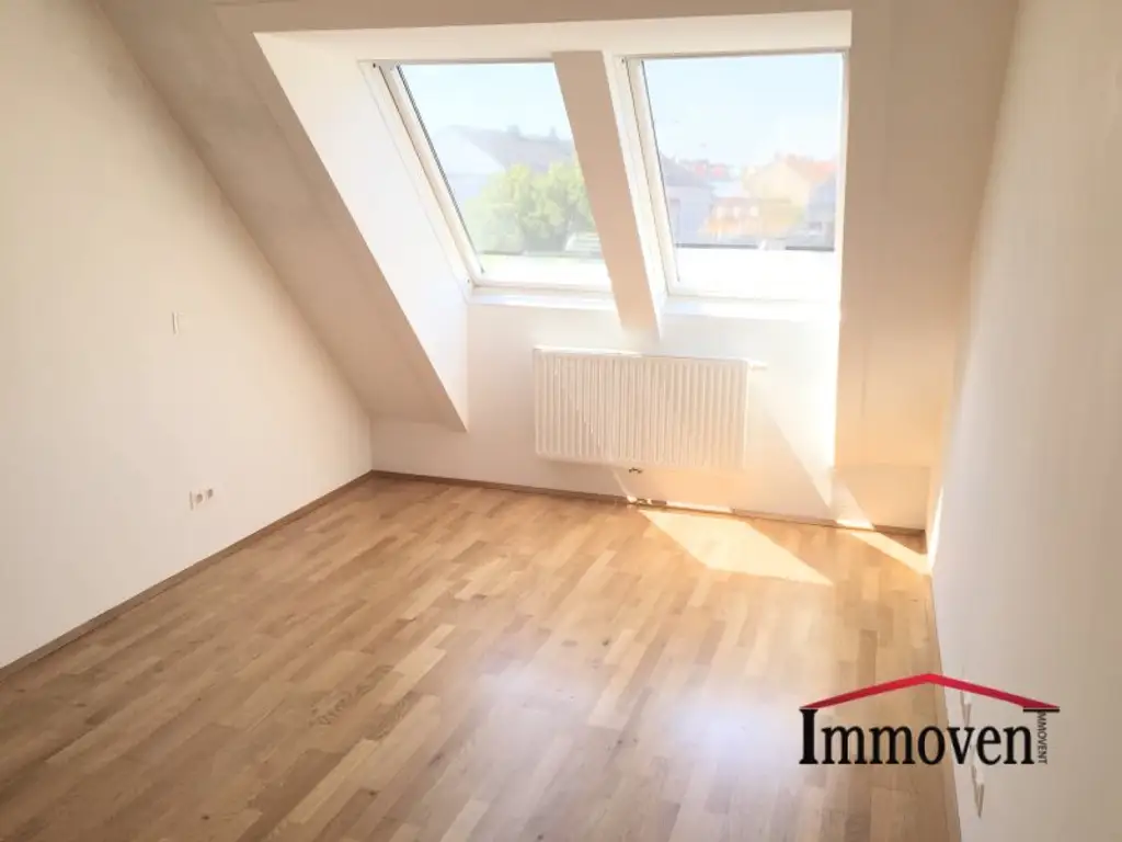 HOFSEITIG - Großzügige 4-Zimmerdachgeschosswohnung mit Terrasse und Klimaanlage nahe Mariahilfer Straße! (Mietbeginn 01.10.2025)