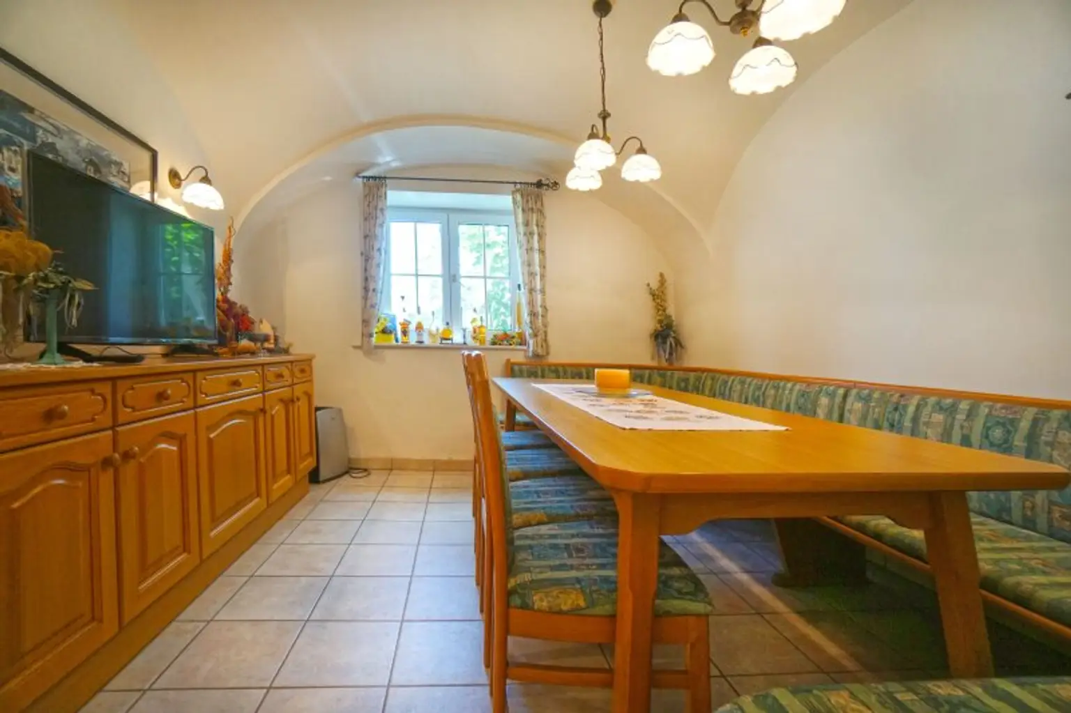 Einmalig! Stilvolle Premium-Residenz mit altem Weinhaus am Neusiedler See