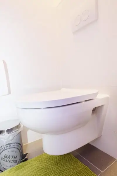 Nähe U6 "NIEDERHOFSTRASSE" & MEIDLINGER MARKT: komplett hofseitige 3-Zimmerwohnung