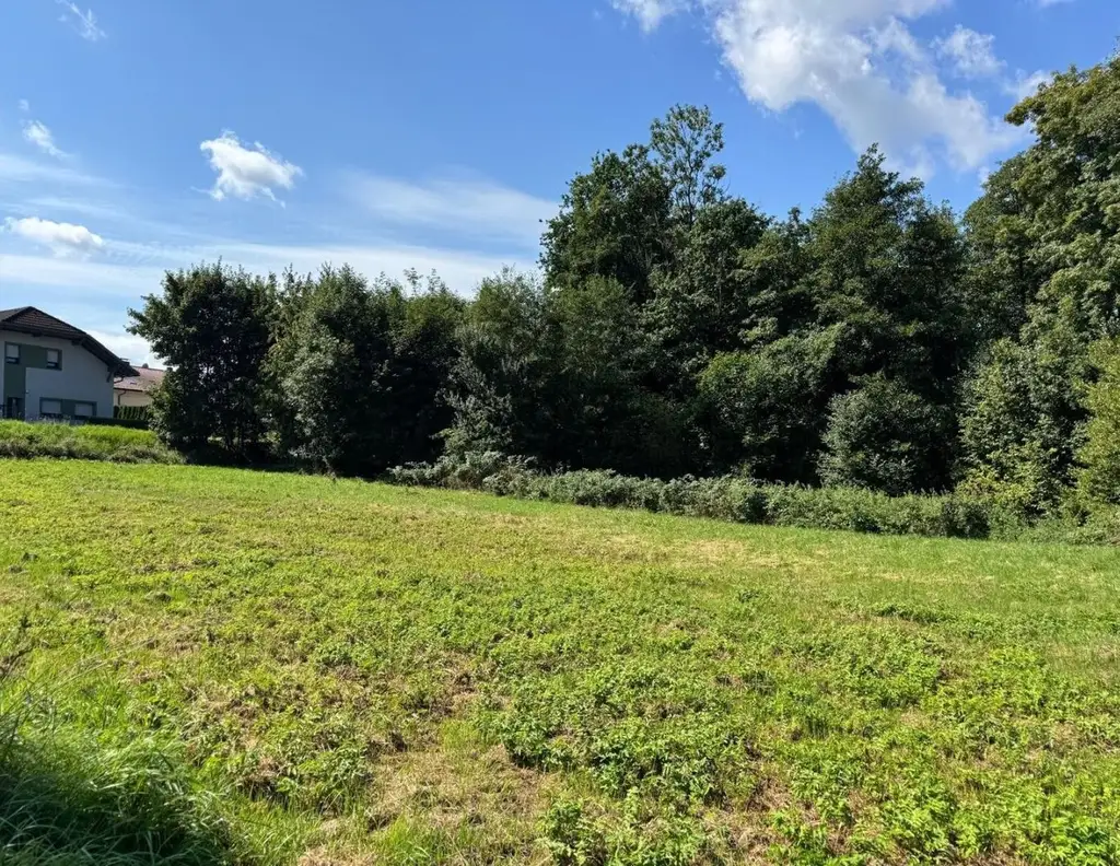 Schönes & sonniges Baugrundstück in Andorf: 1371 m² für Ihr Eigenheim!