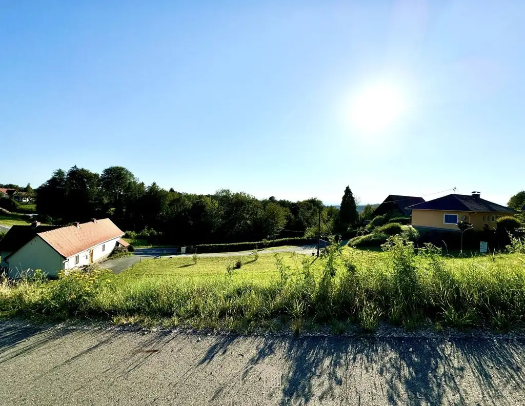 HOHE BAUDICHTE: Sonniges Grundstück nähe Schwarzl-Klinik in Laßnitzhöhe