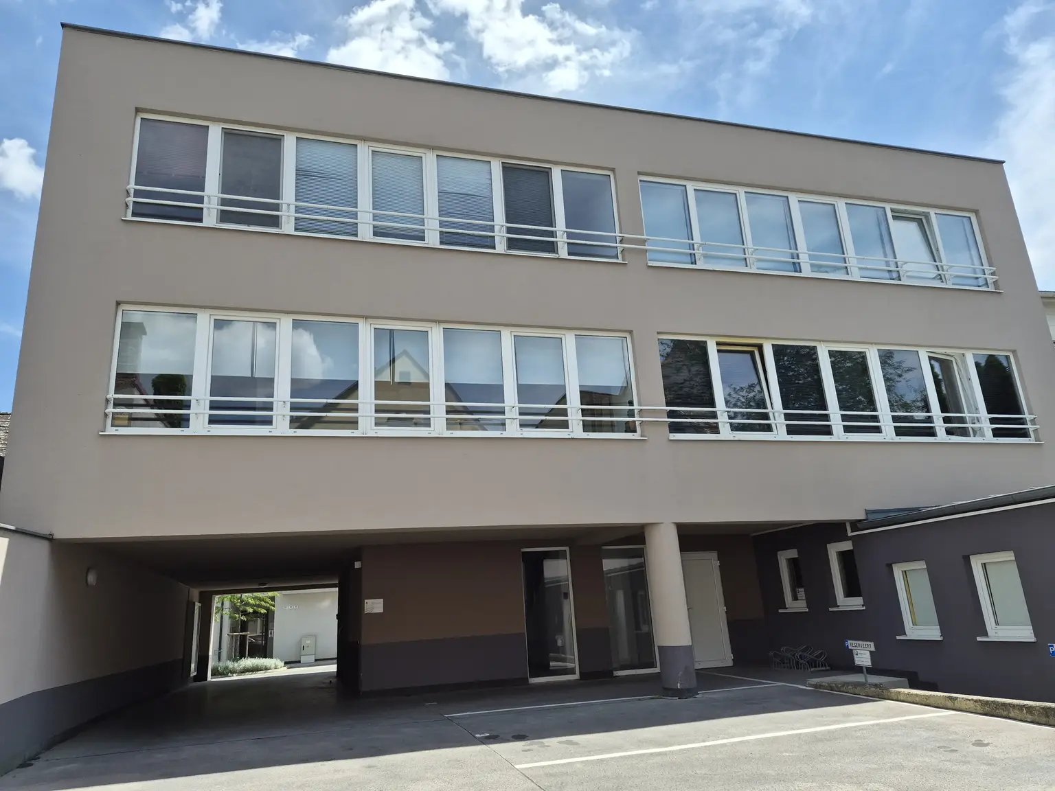 Ca. 68,40 m² Terrassenwohnung mit 24,70 m² südostseitiger Terrasse