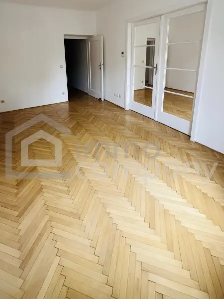 Neue schöne Wohnung mit herrlicher Aussicht! 8. Bezirk. U6 und U2!