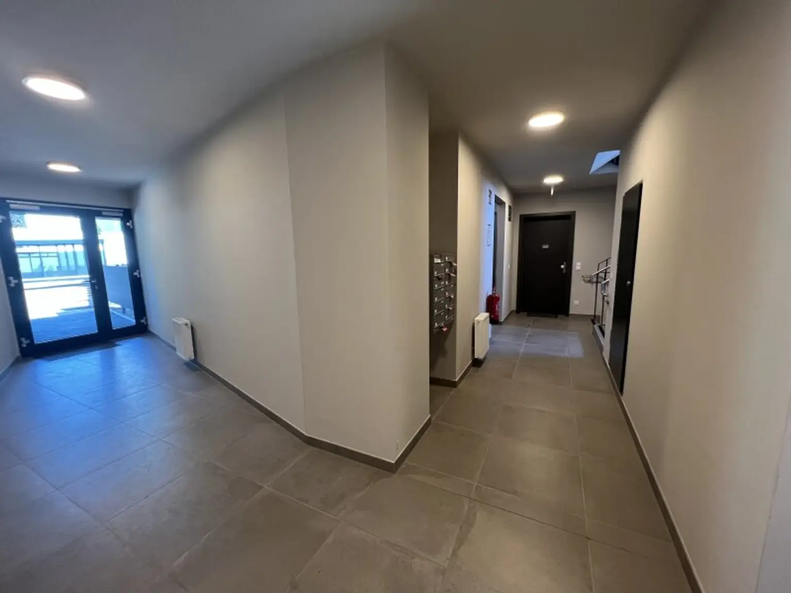 Exklusive 3-Zimmer Wohnung mit lichtdurchflutetem Wohnzimmer in absoluter Ruhelage -ab 01.12.!