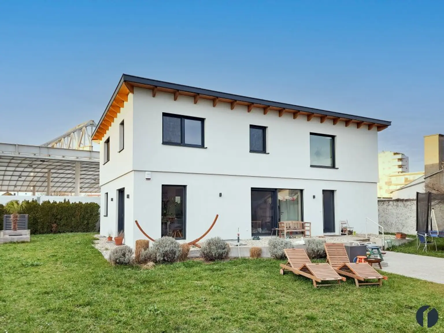 Hausansicht vom Garten aus (Foto vom letzten Sommer)