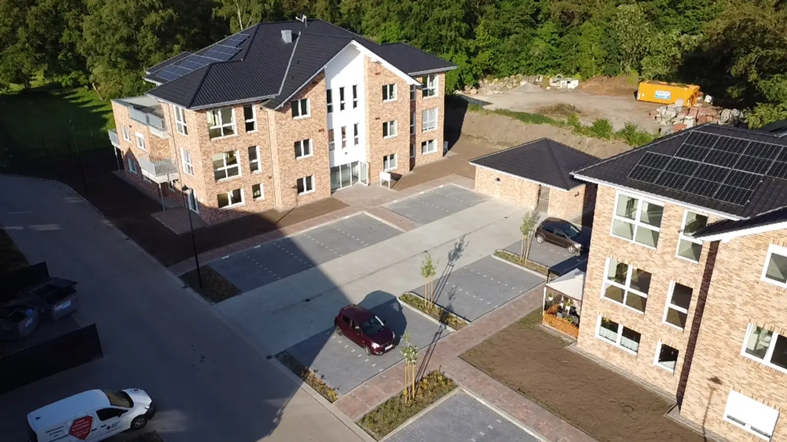 Unabhängig aber nicht allein! Seniorengerechte Wohnung mit Dachterrasse!