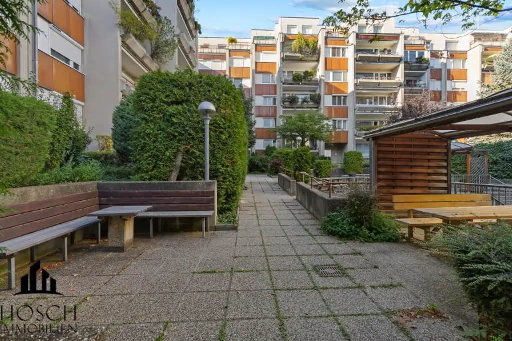 Zwei-Zimmer-Wohnung mit toller Freifläche in attraktiver Lage