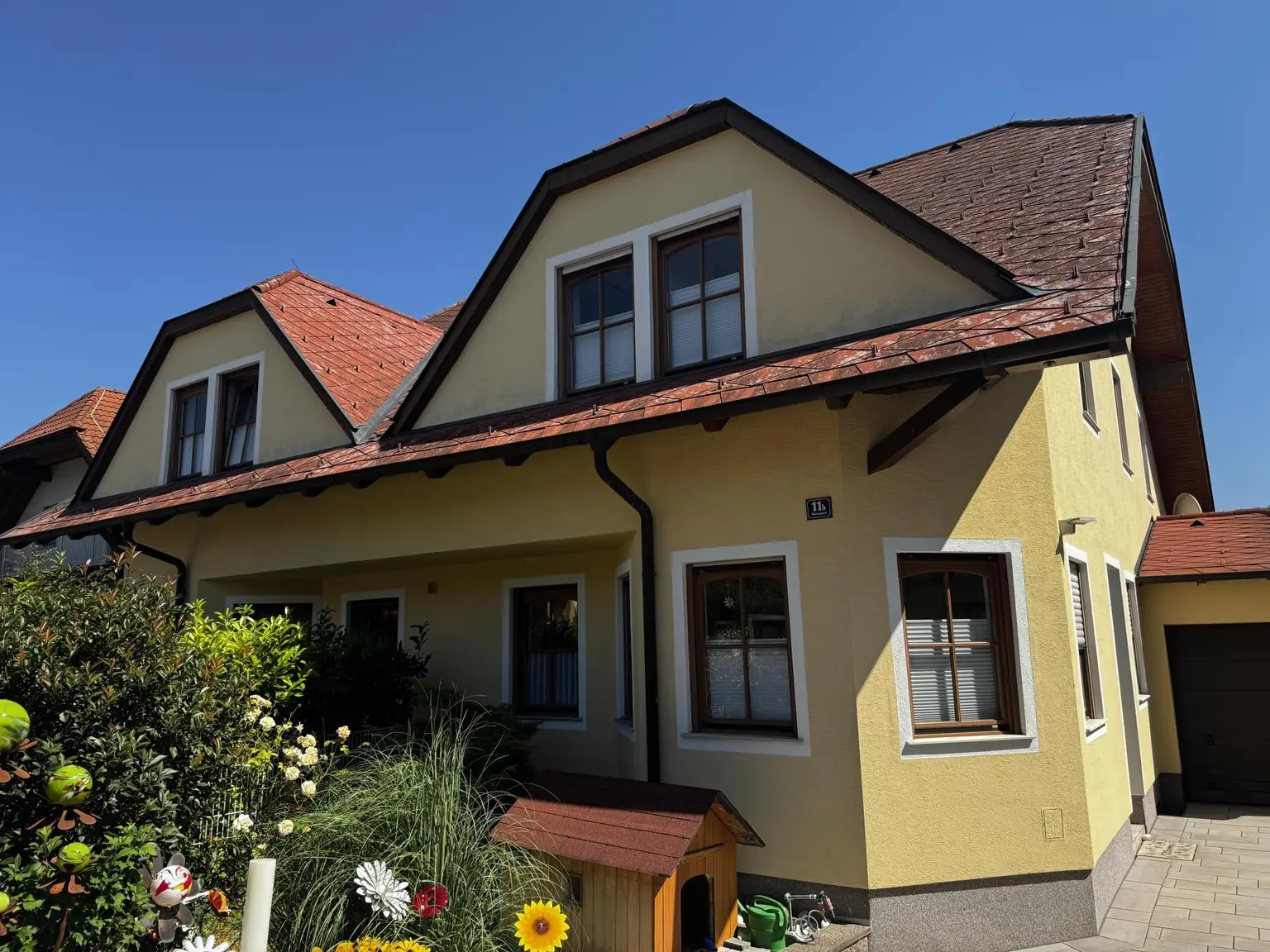 Ein ZUHAUSE zum Verlieben! Doppelhaushälfte mit Pooloase und ausgezeichneter Infrastruktur