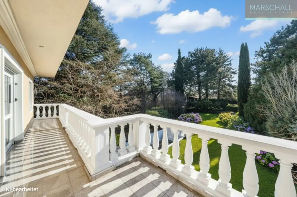 Elegante Villa mit Pool und Doppelgarage in Pötzleinsdorfer Aussichtslage!