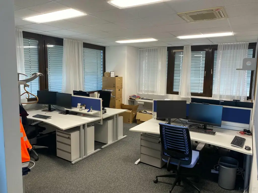 FIRMENSTANDORT-Büros in verschieden Größen oder ganze Etage in Wien 23 - gesamt 331 m²- teilbar ab ca. 23 m²