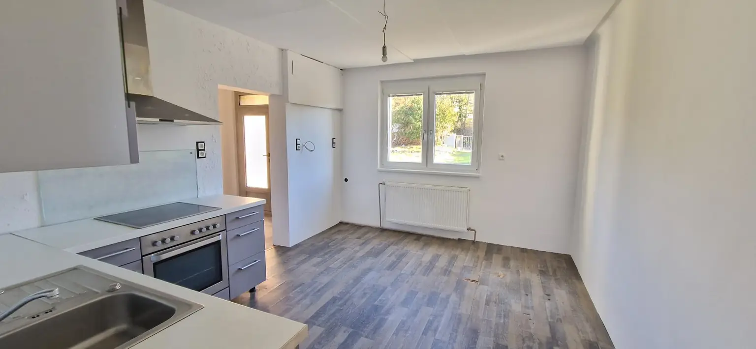 Freistehendes Wohnhaus mit Garten