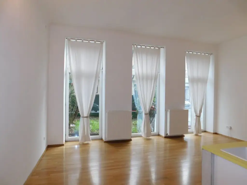 Großzügige Wohnung mit 4 Meter Deckenhöhe - Saniert - Perfekter Grundriss