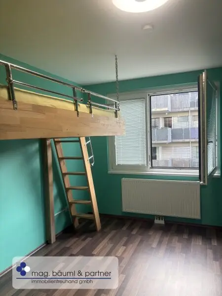Elegante, neue 4 Zimmerwohnung mit grossartigem Balkon und Grünblick