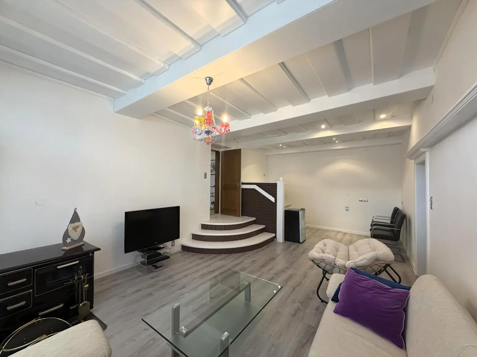 EG / Zimmer mit Küchenanschlüsse