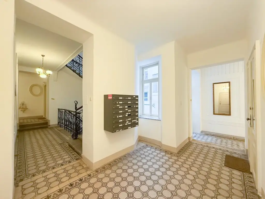 3-Zimmer-Altbauwohnung mit Flügeltüren in 1040 Wien – kein Aufzug