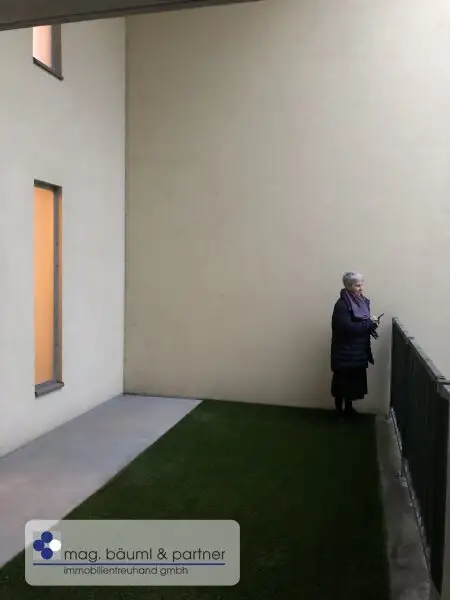 PROVISIONSFREI 2 Zimmer mit  grosser Terrasse