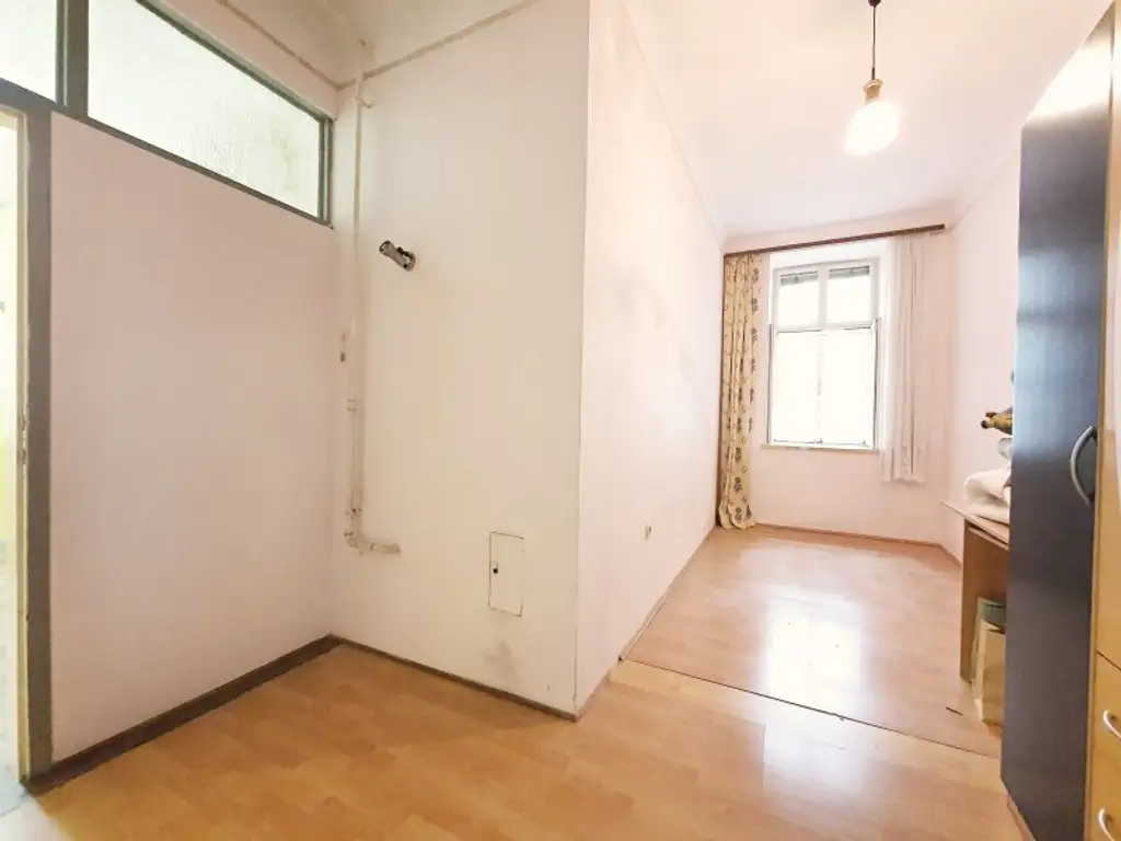 ++NEU++ ALTBAU-CHARME & Top-Lage!  2,5-Zimmer-Perle perfekt als Anlage beim Ebner-Eschenbach-Park!