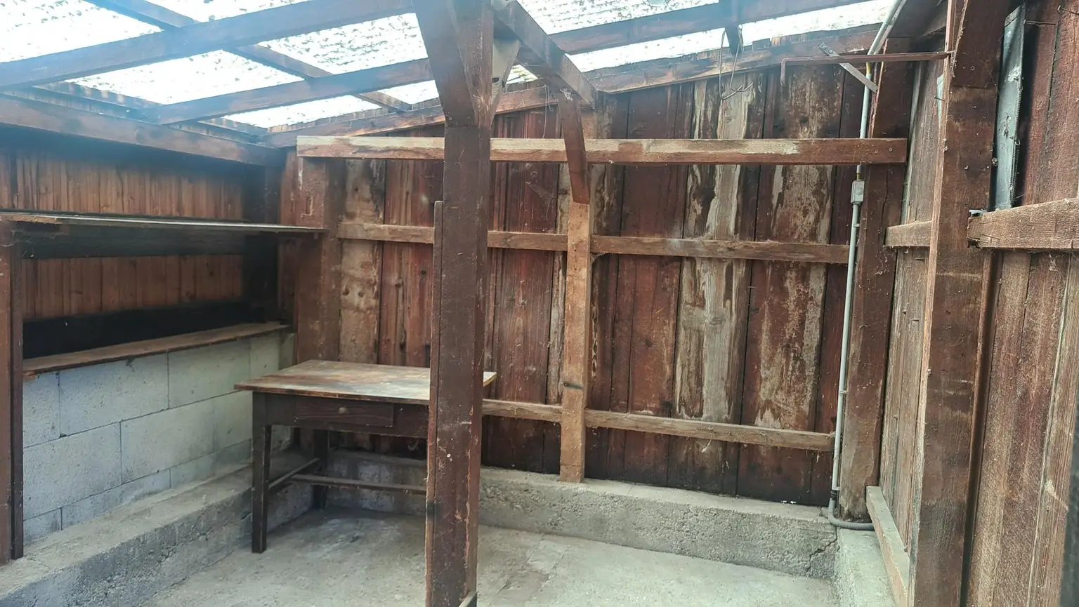 Kleines Sacherl mit 2 Terrassen, Nebengebäuden, Gemüsegarten, Erdkeller, idyllischem Grundstück, einer betonierten Freifläche und viel Potenzial....