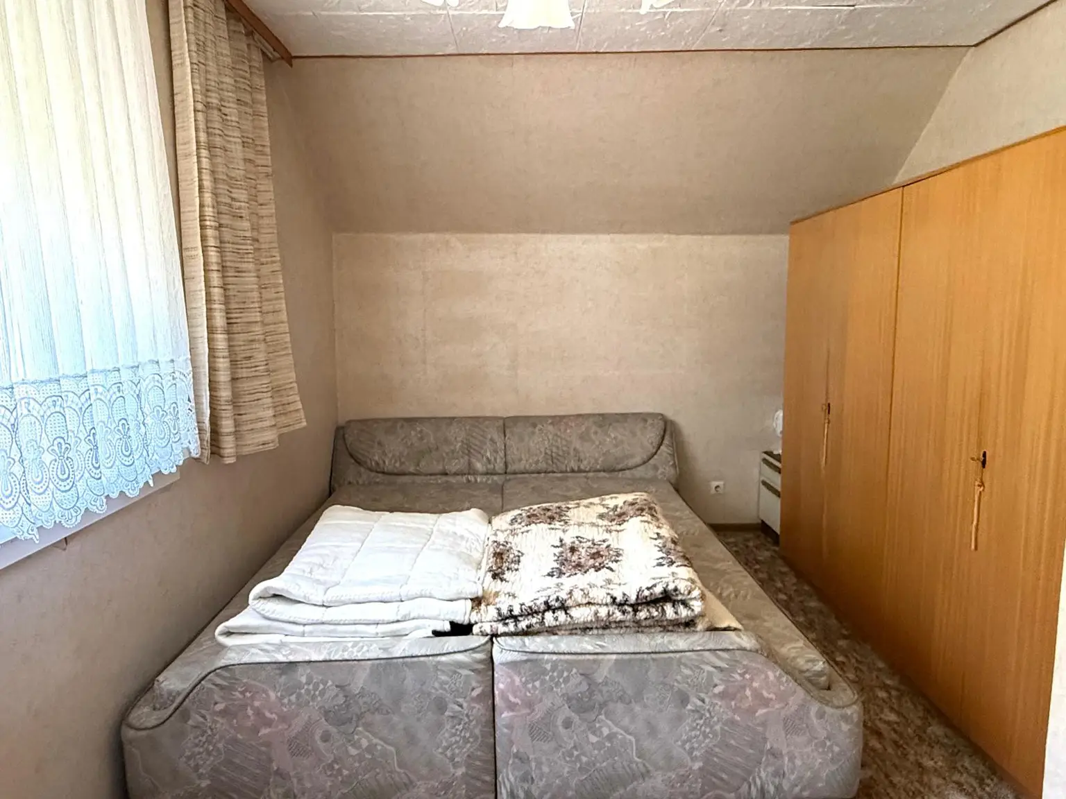 Zimmer 1 OG
