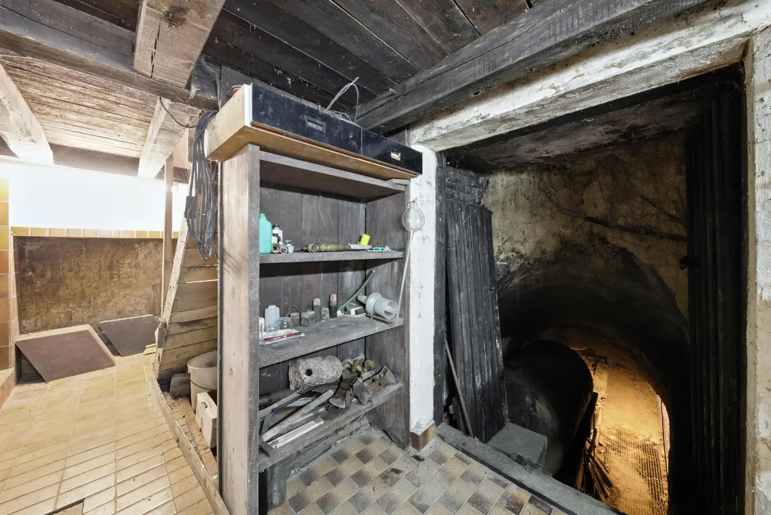Traditioneller Weinkeller mit Presshaus und 2.421 m² Weingarten in Ebenthal – Ihr Rückzugsort im Weinviertel!