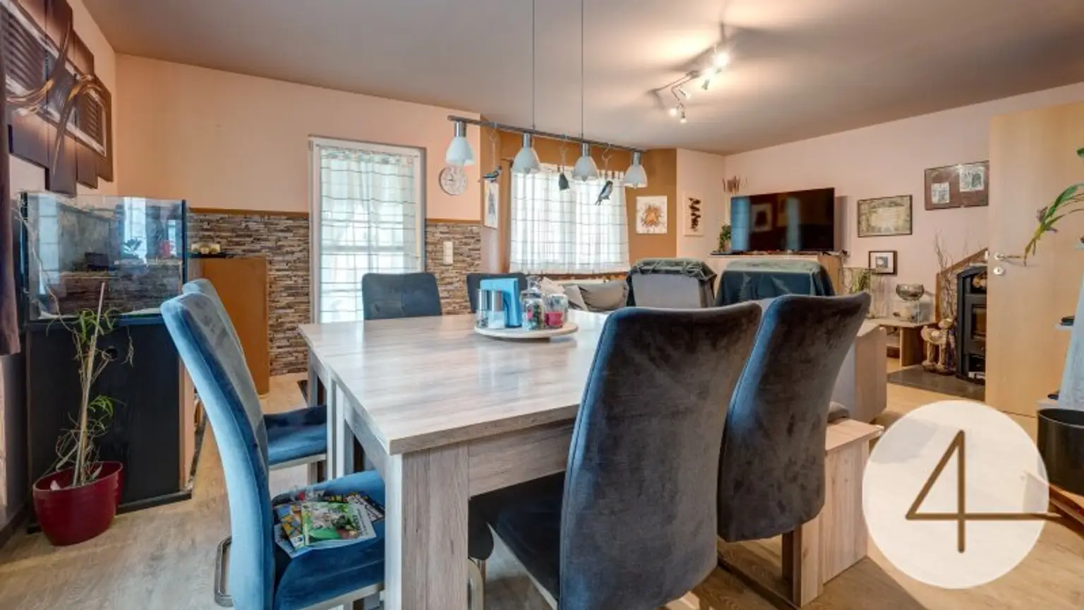 Ihr neues Zuhause: Stilvolles Einfamilienhaus mit Pool in ruhiger Lage