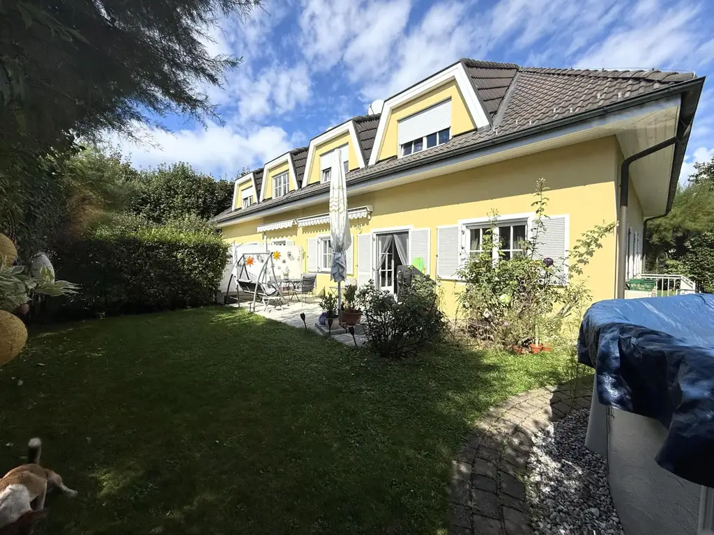 Exklusive Doppelhaushälfte in Massivbauweise in Enzesfeld // Exclusive semi-detached house in solid construction in Enzesfeld //
