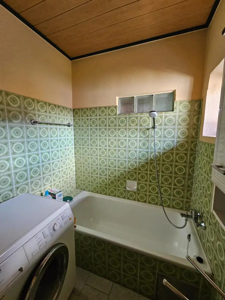 Gepflegtes Haus mit Stadel und Nebenräumen