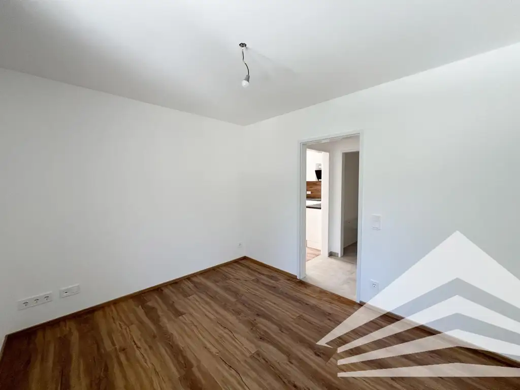 Lichtdurchflutete 3-Zimmer Wohnung mit großem Balkon in Puchenau!