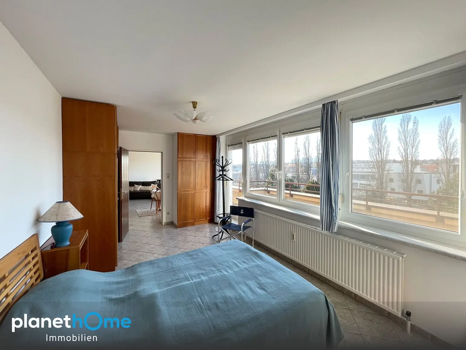 Schlafzimmer c
