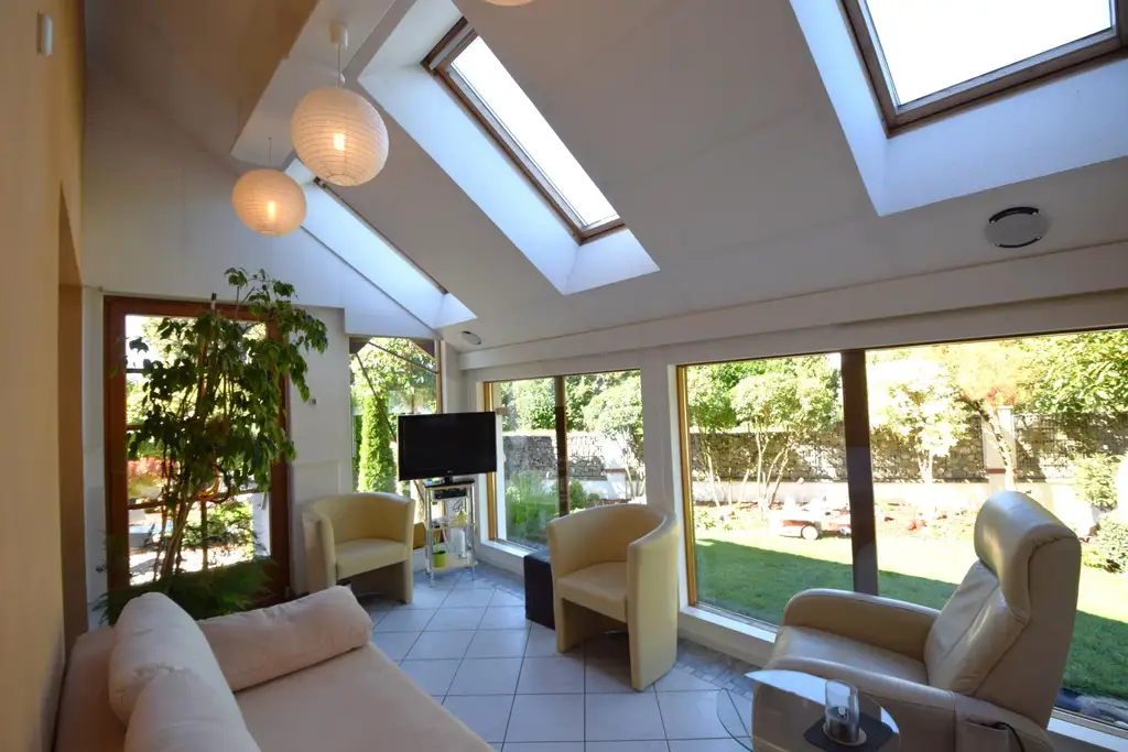 Haus auf großem Grundstück