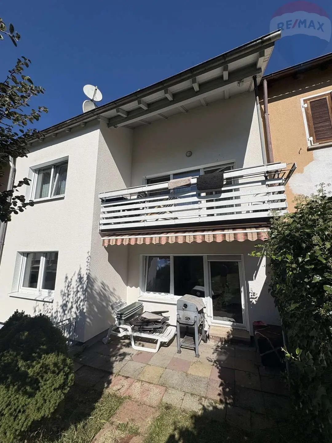 Blick vom Garten auf das Haus