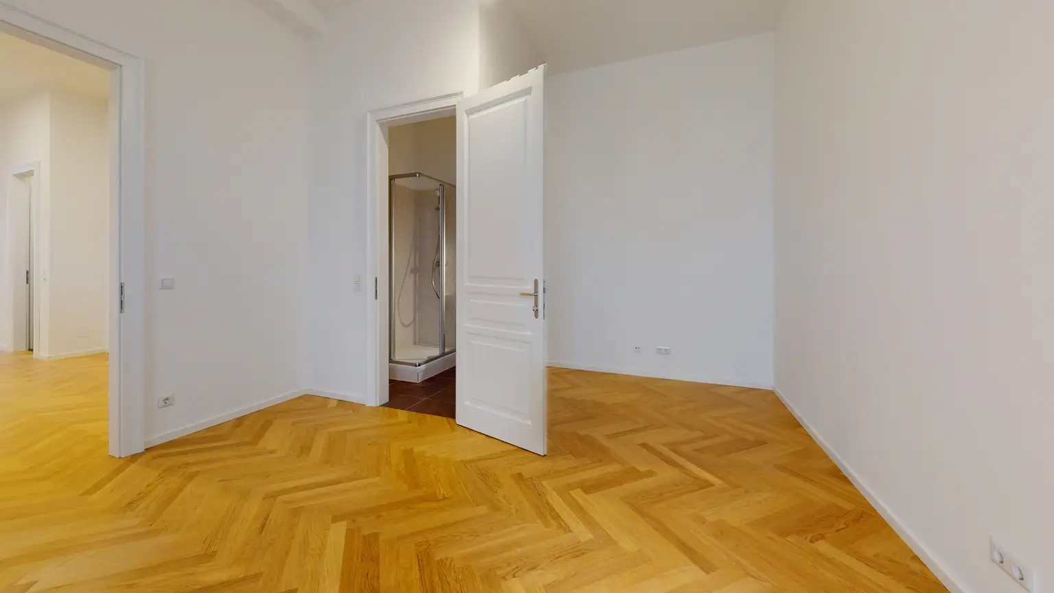 "Urban Oasis" - Moderne Altbauwohnung mit einzigartiger Raumhöhe und Terrasse