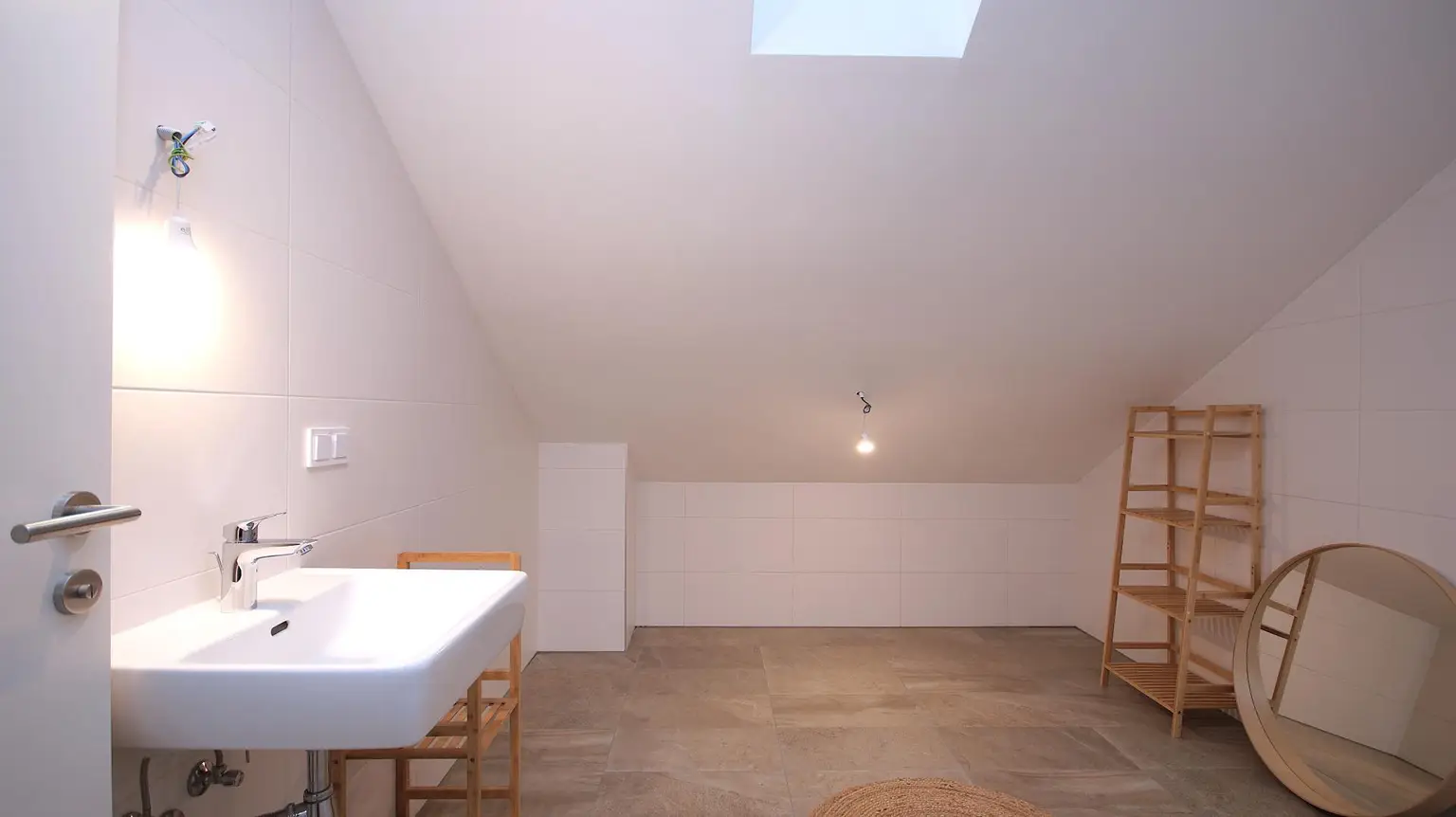 Badezimmer mit Dusche OG