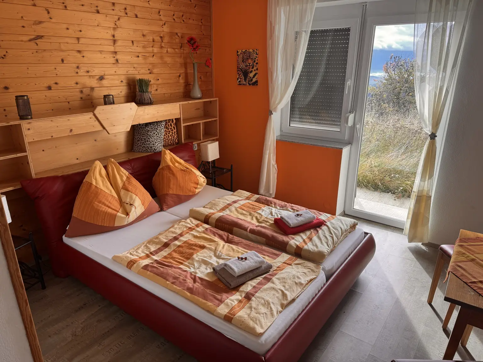 Gästehaus mit 9 Zimmern, privater Wohnung, Restaurant inklusive moderner Gastroküche und Nebengebäude – Ihre perfekte Investitionsmöglichkeit