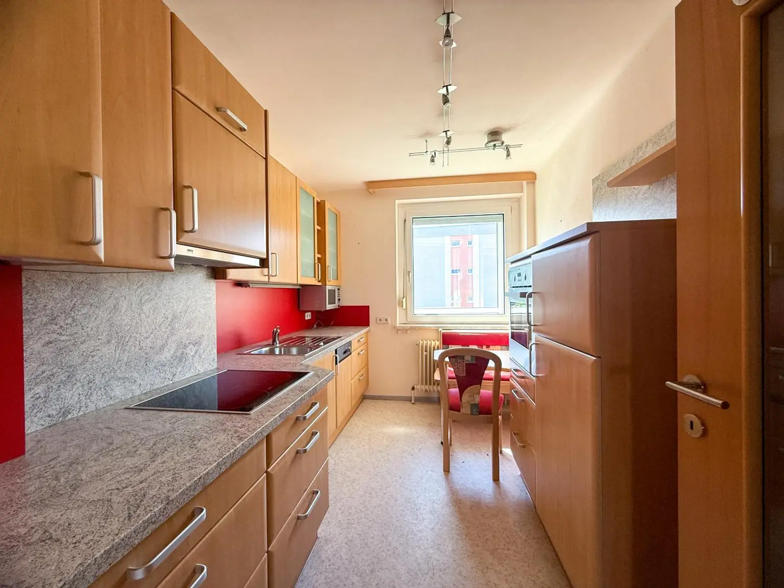 *** 63,5m² - 3 Zimmer Juwel, saniert, im Zentrum Bruck/Mur, teilmöbliert mit Parkplatz und verglasten Balkon ***