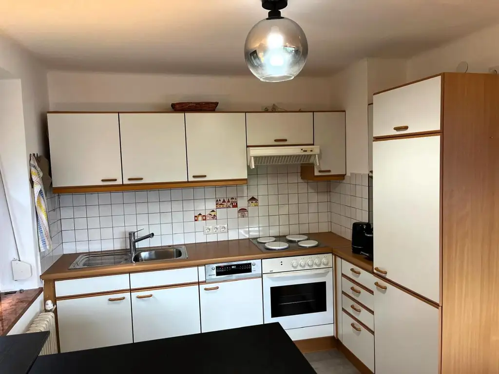 Möblierte 3-Zimmer-Ferienwohnung mit Seeblick in Zell am See zur Langzeitmiete