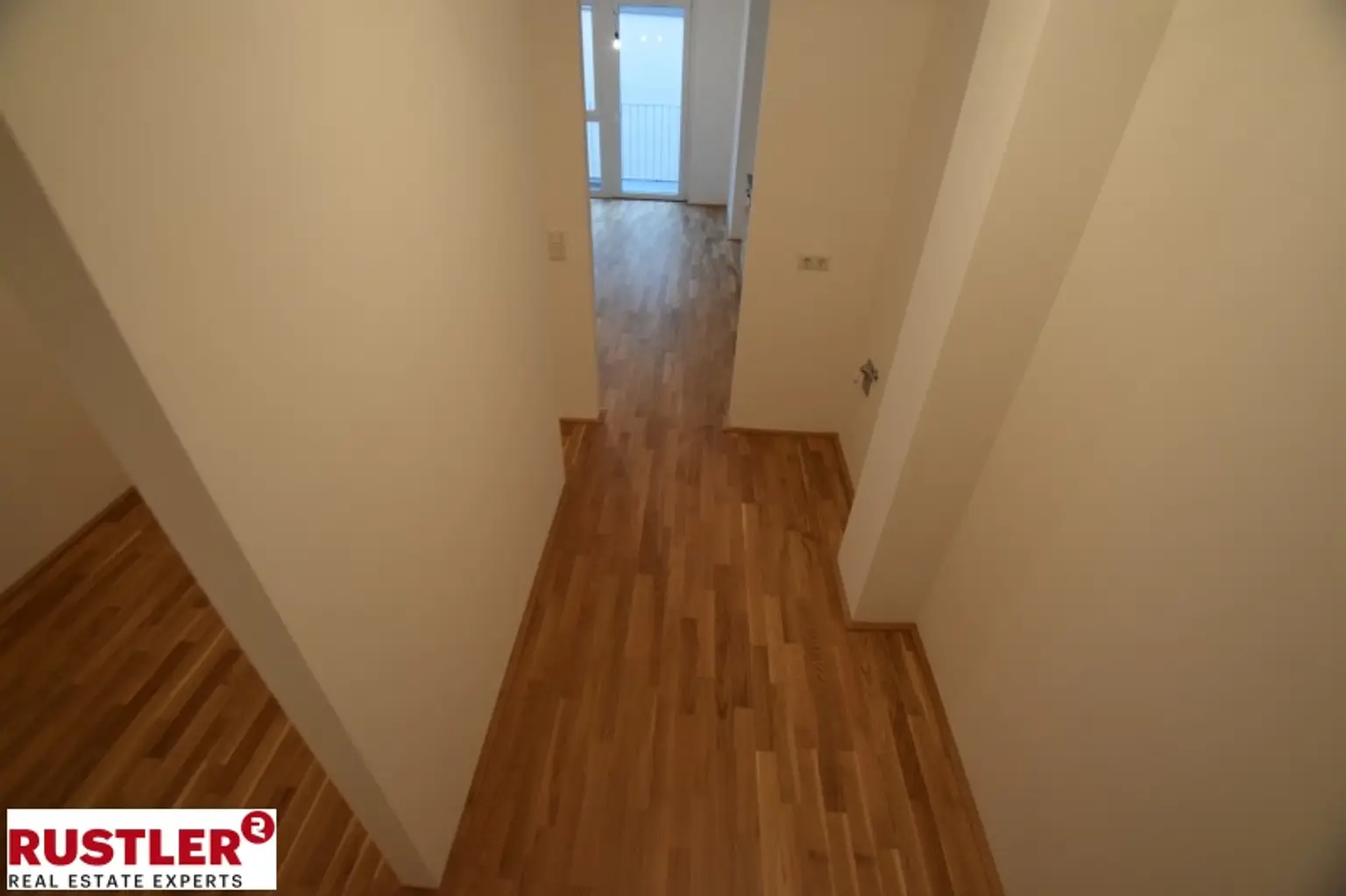 AB NOVEMBER VERFÜGBAR- HELLE 1,5-ZIMMERWOHNUNG AN DER U2!