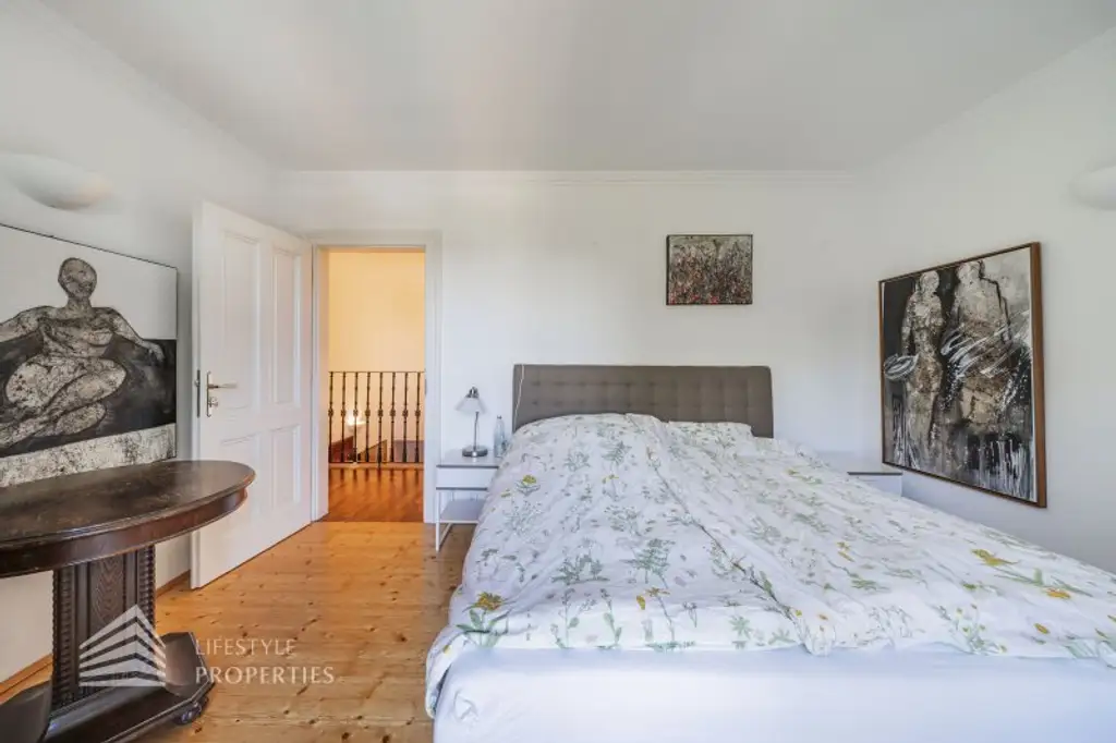 Wunderschöne Villa mit Pool und weitläufigem Grundstück, Nähe Pressbaum