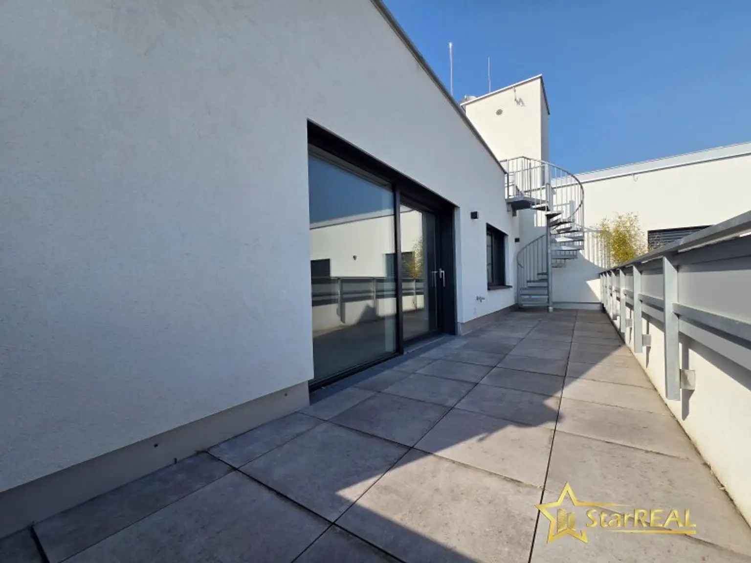 Terrasse auf Wohnebene