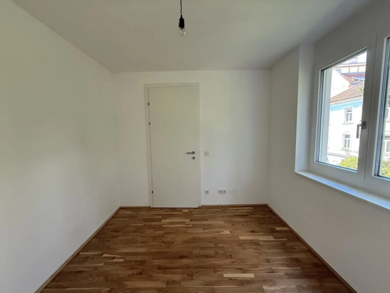 Gut geschnittene 2-Zimmer Wohnung in ruhiger Seitenstraße nahe U4 Hietzing